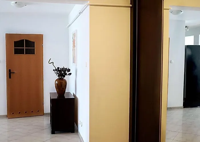 Plac 14- Przestronny 60 M2 W Centrum 아파트