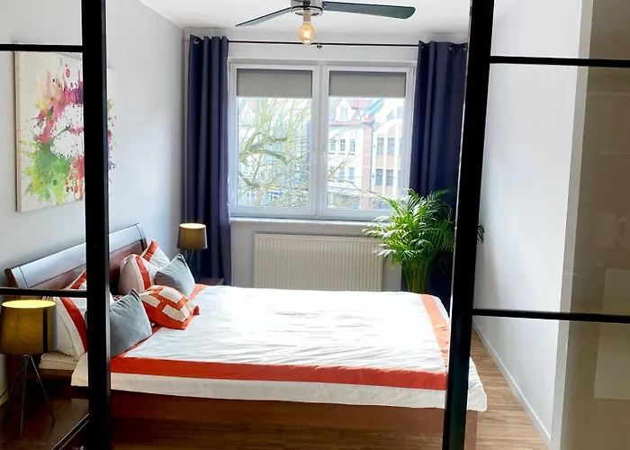 Plac 14- Przestronny 60 M2 W Centrum 아파트 슈비노우이스쳬